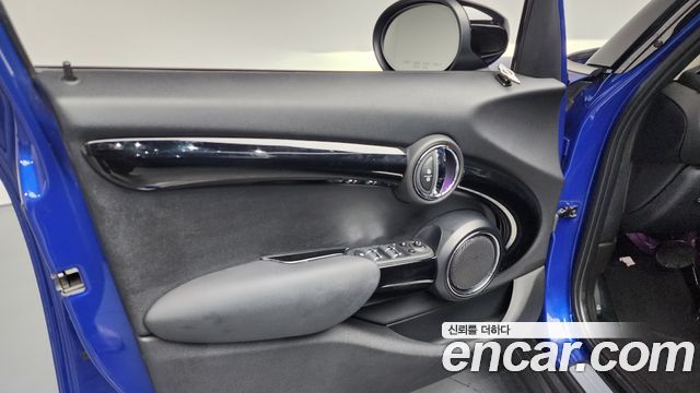 Mini Cooper 2020 — photo 14