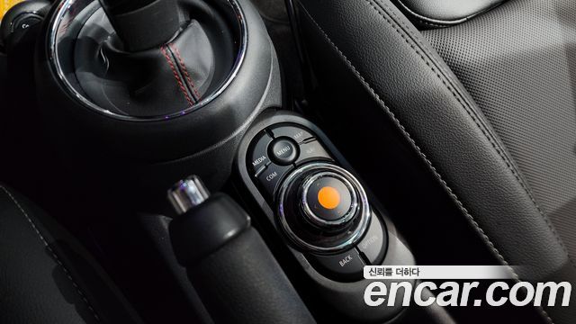 Mini Cooper 2020 — photo 28