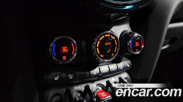 Mini Cooper 2020 — photo 32