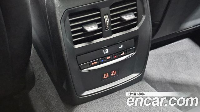 BMW 3-Series 2025 — photo 30
