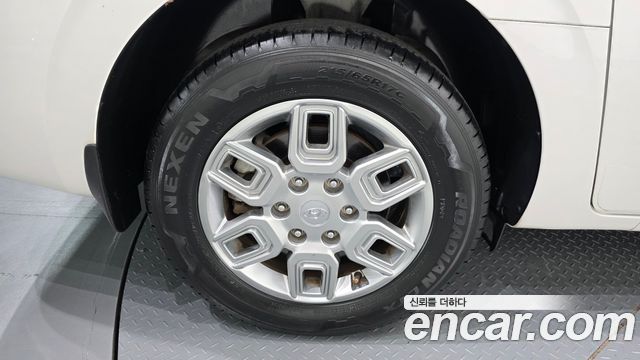 Hyundai Staria 2022 — photo 5