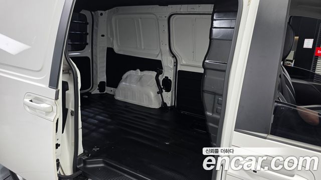 Hyundai Staria 2022 — photo 18