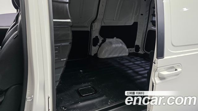 Hyundai Staria 2022 — photo 16