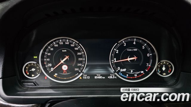 BMW 5-Series 2014 — photo 8