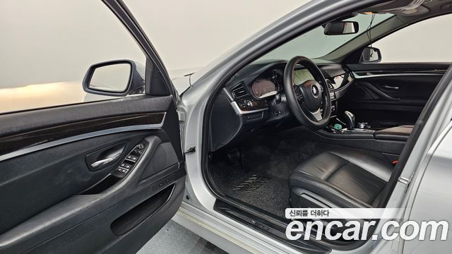 BMW 5-Series 2014 — photo 10