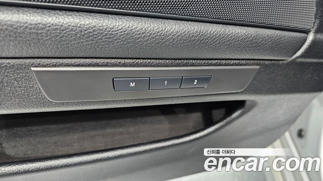 BMW 5-Series 2014 — photo 15