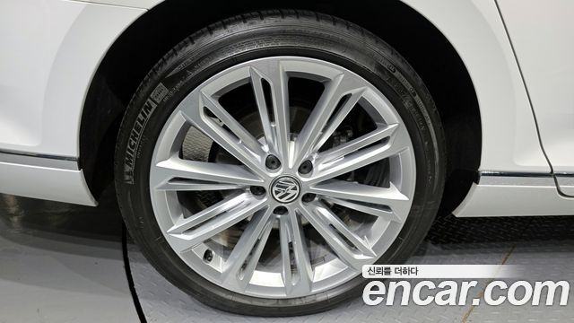 Volkswagen Passat 2018 — photo 5