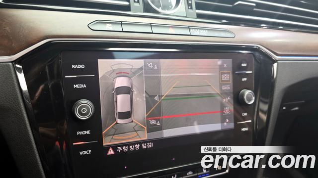 Volkswagen Passat 2018 — photo 21