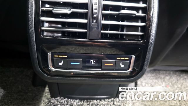 Volkswagen Passat 2018 — photo 22