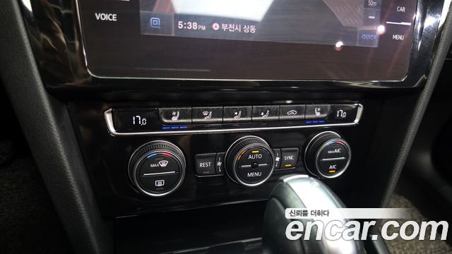Volkswagen Passat 2018 — photo 28