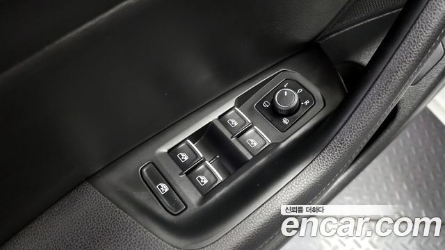 Volkswagen Passat 2018 — photo 30