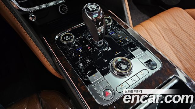 Bentley Flying Spur 2022 — photo 12