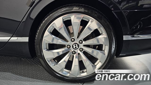 Bentley Flying Spur 2022 — photo 7