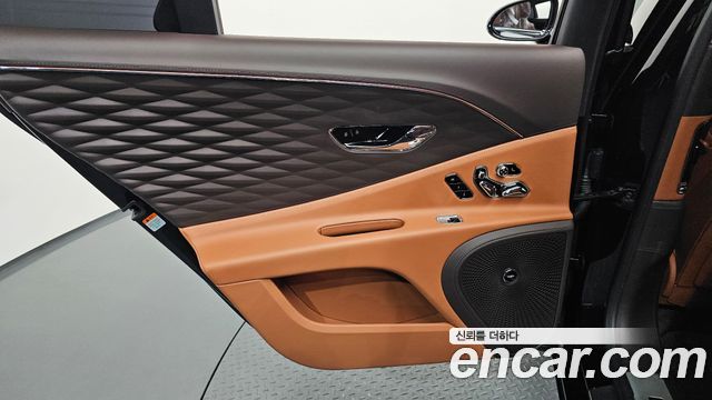 Bentley Flying Spur 2022 — photo 15