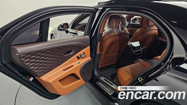 Bentley Flying Spur 2022 — photo 27