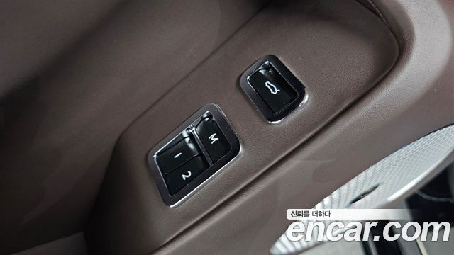 Bentley Flying Spur 2022 — photo 42