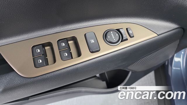 Kia Stonic 2018 — photo 14