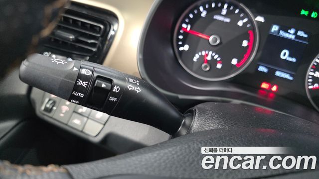 Kia Stonic 2018 — photo 16