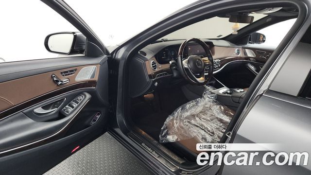 Mercedes-Benz S-Class 2020 — photo 13