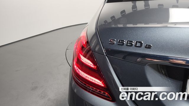 Mercedes-Benz S-Class 2020 — photo 9
