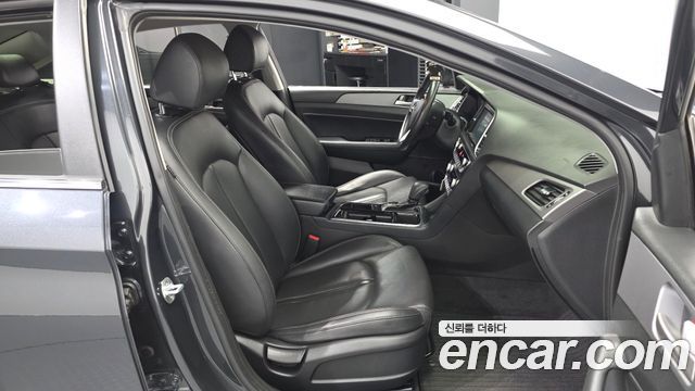 Hyundai Sonata 2018 — photo 17