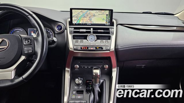 Lexus NX 2019 — photo 22