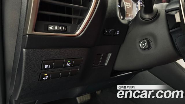 Lexus NX 2019 — photo 26