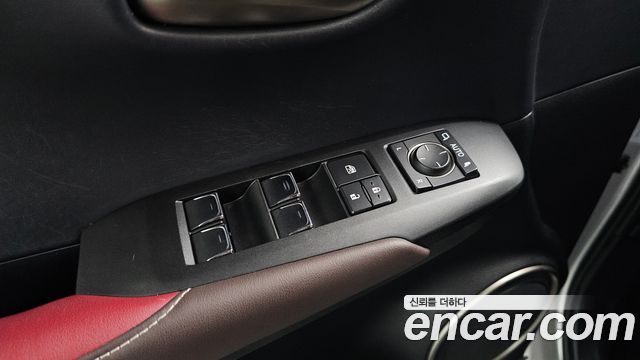 Lexus NX 2019 — photo 28