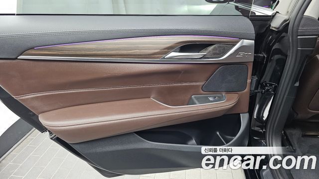 BMW Gran Turismo 2022 — photo 15
