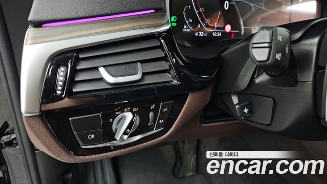 BMW Gran Turismo 2022 — photo 27