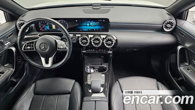 Mercedes-Benz A-Class 2021 — photo 10