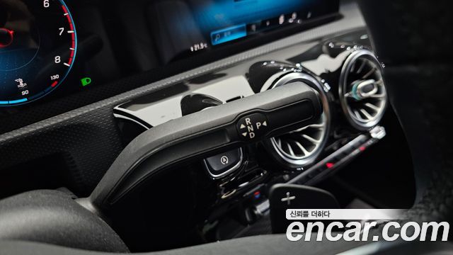 Mercedes-Benz A-Class 2021 — photo 12