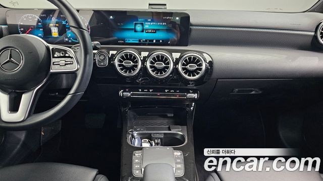 Mercedes-Benz A-Class 2021 — photo 23