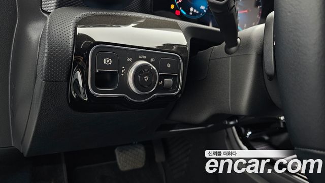 Mercedes-Benz A-Class 2021 — photo 25