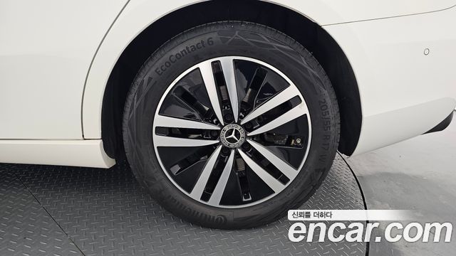 Mercedes-Benz A-Class 2021 — photo 7