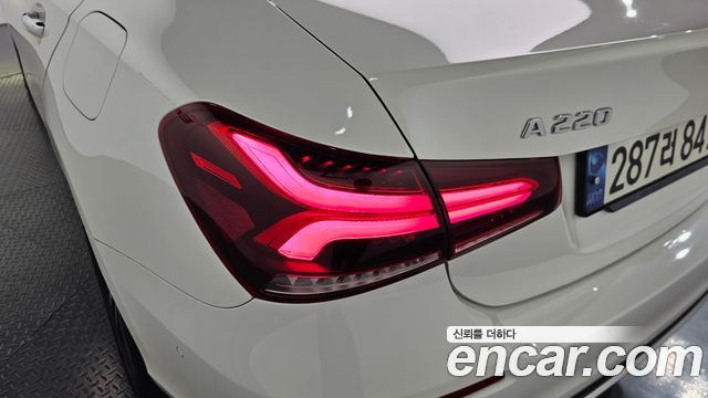 Mercedes-Benz A-Class 2021 — photo 9