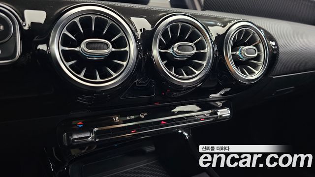 Mercedes-Benz A-Class 2021 — photo 32