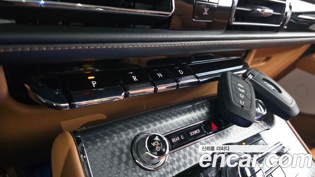 Lincoln Aviator 2022 — photo 12