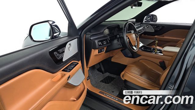 Lincoln Aviator 2022 — photo 13