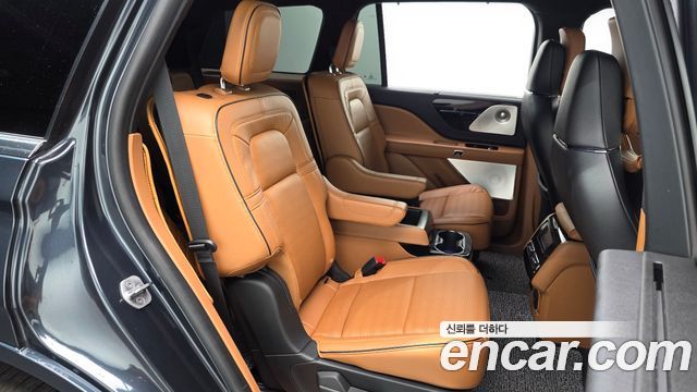Lincoln Aviator 2022 — photo 17