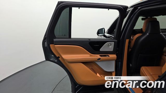 Lincoln Aviator 2022 — photo 15