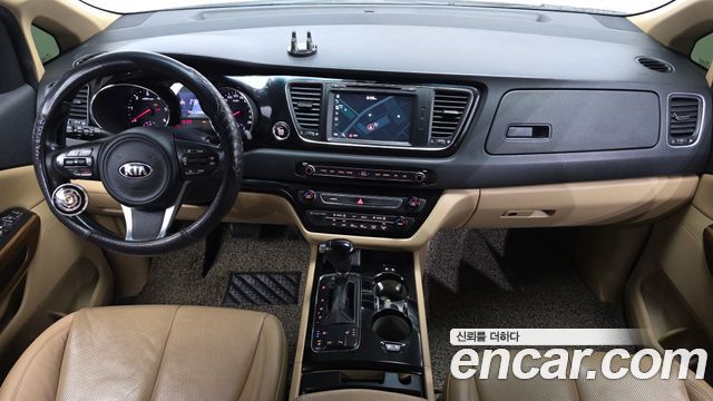 Kia Canival 2016 — photo 10