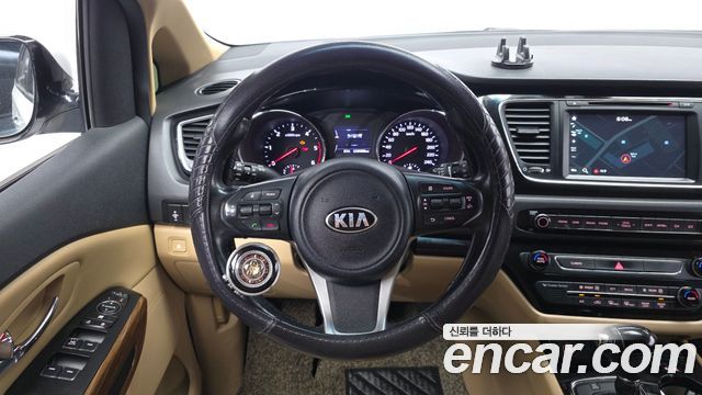 Kia Canival 2016 — photo 19