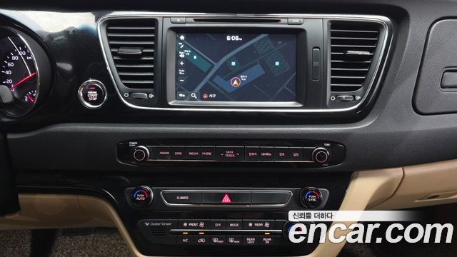 Kia Canival 2016 — photo 20
