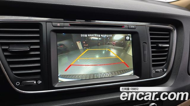 Kia Canival 2016 — photo 21