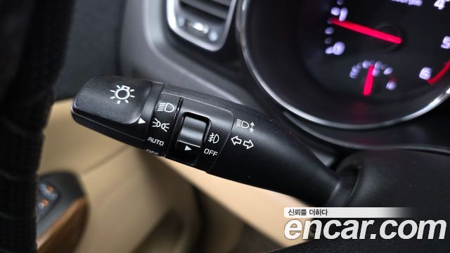 Kia Canival 2016 — photo 23