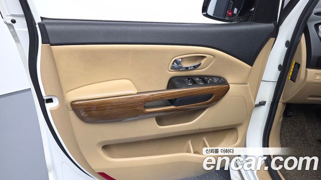 Kia Canival 2016 — photo 15