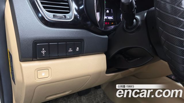 Kia Canival 2016 — photo 27