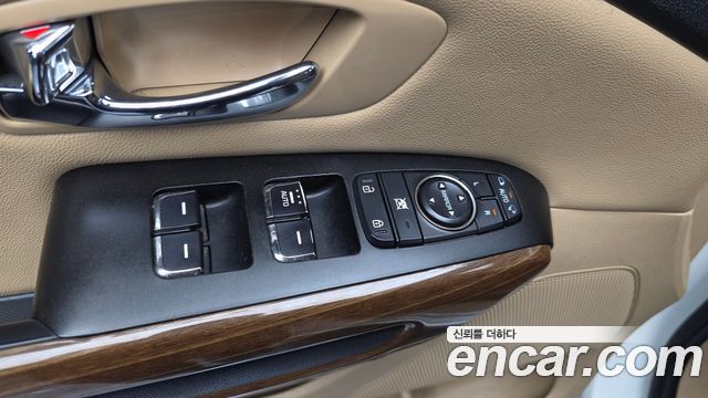 Kia Canival 2016 — photo 29