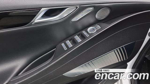 Genesis G80 2022 — photo 24